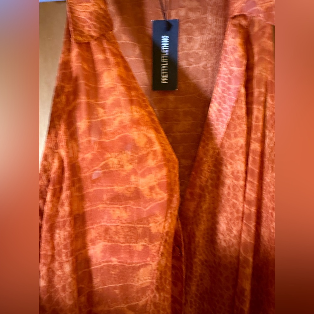 PrettyLittleThing Croc Print Chiffon Maxi Dress - Picture 9 of 10